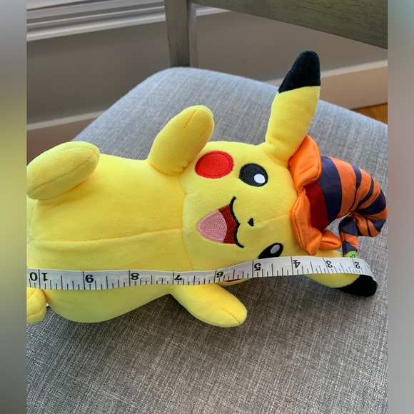 Pokémon Halloween Pikachu plush - Witch hat - Picture 5 of 5